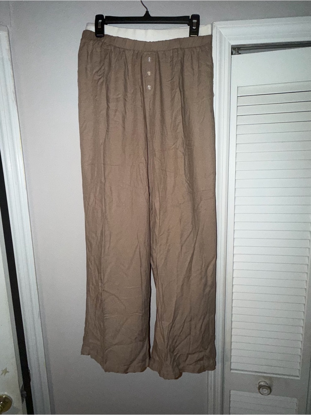 Women’s Relaxed Fit Casual Pants in Tan